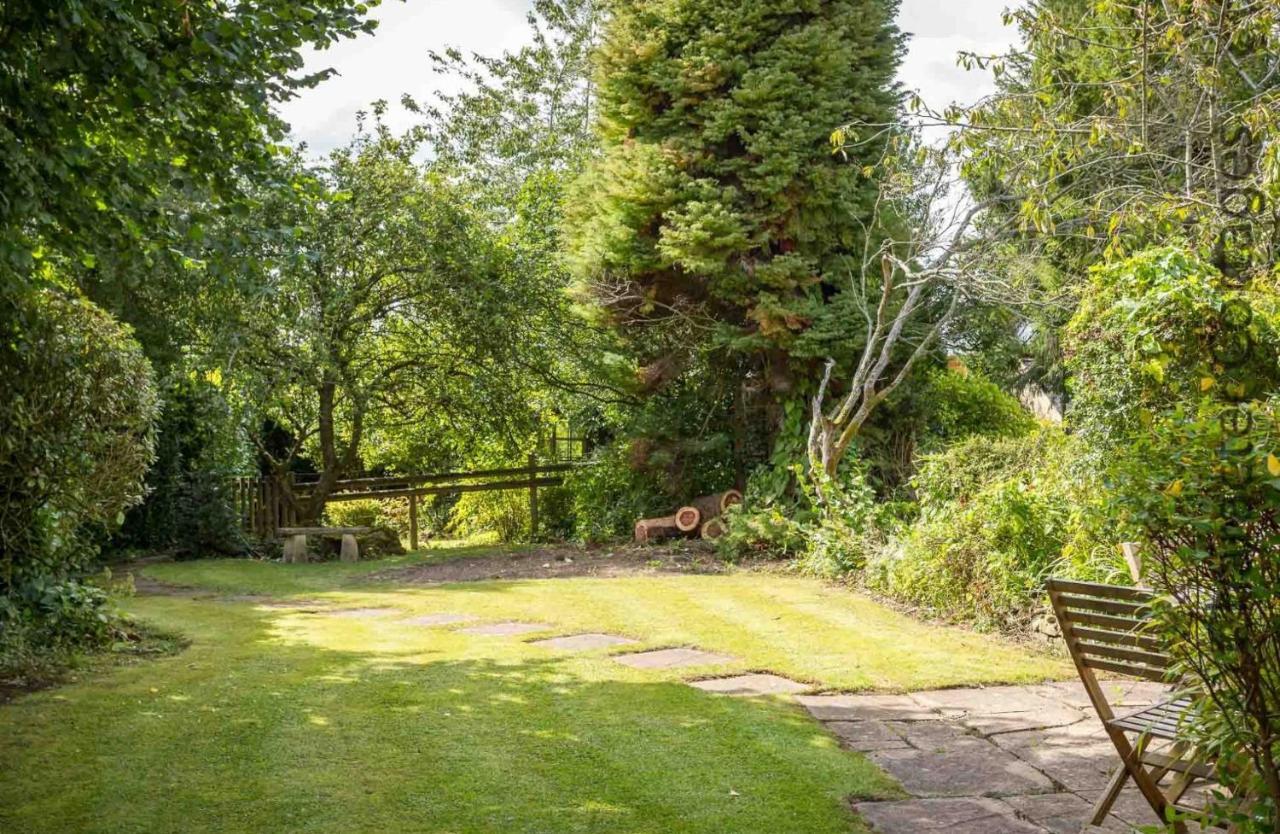 Villa Court Hayes Cheltenham Exterior foto
